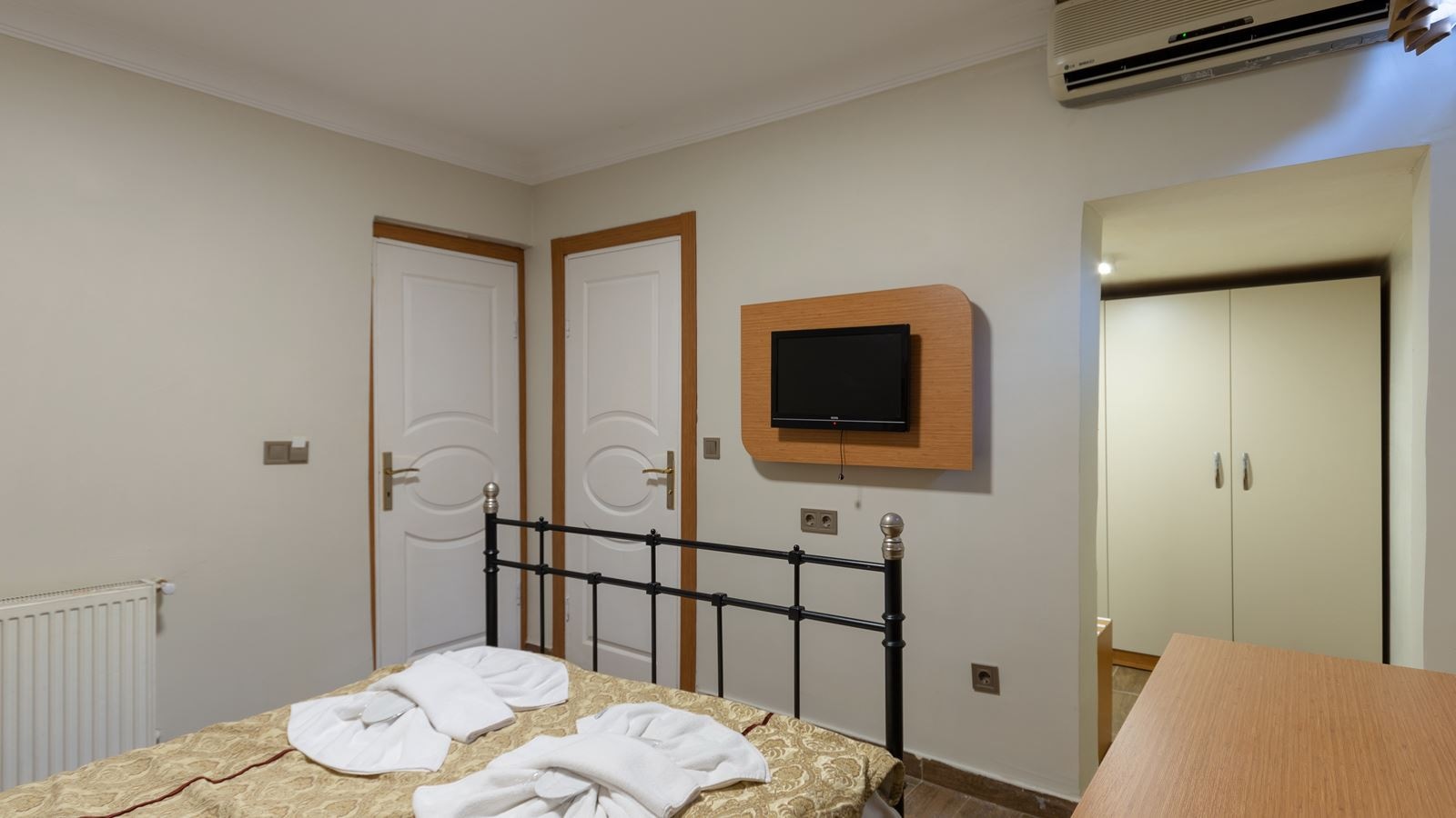 rooms-triple-economy