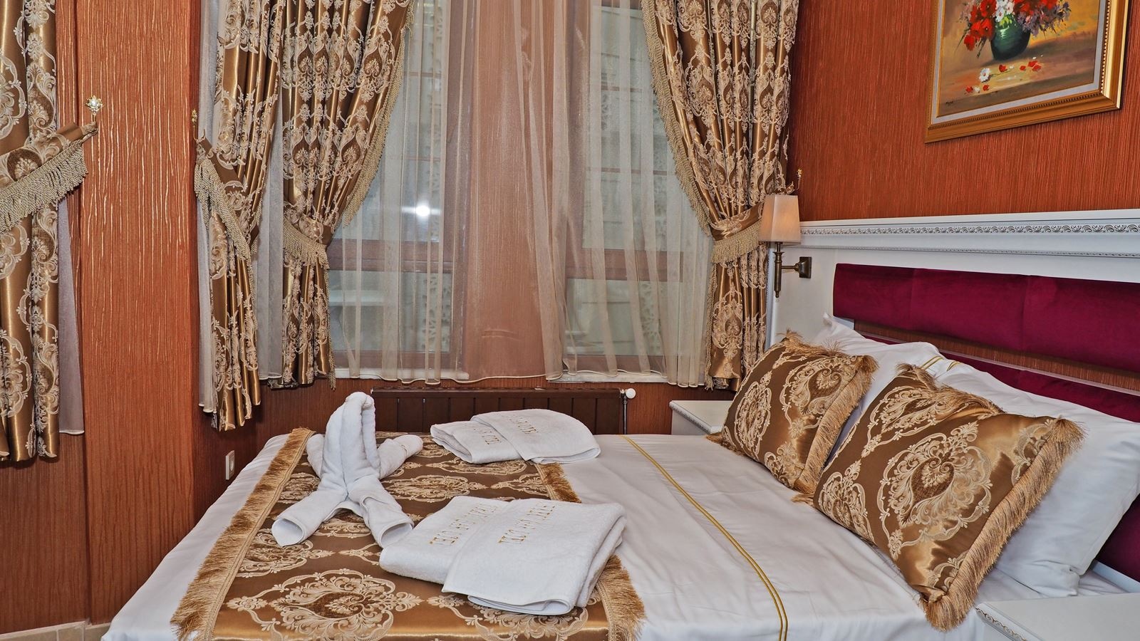 rooms-triple-two-beds