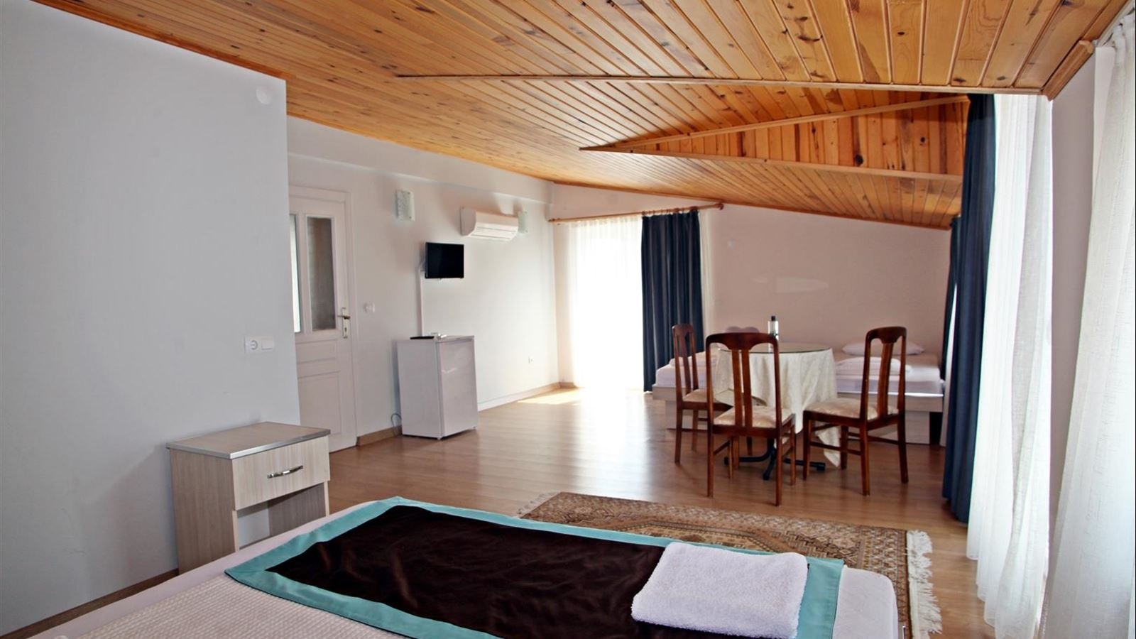 rooms-standard-double-or-twin-room