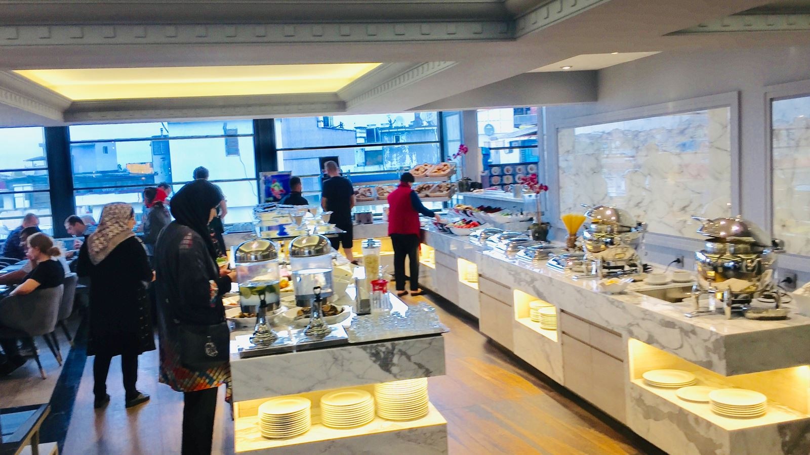 restaurants-restaurant