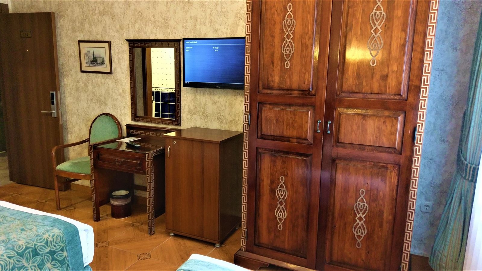 rooms-family-room-superior