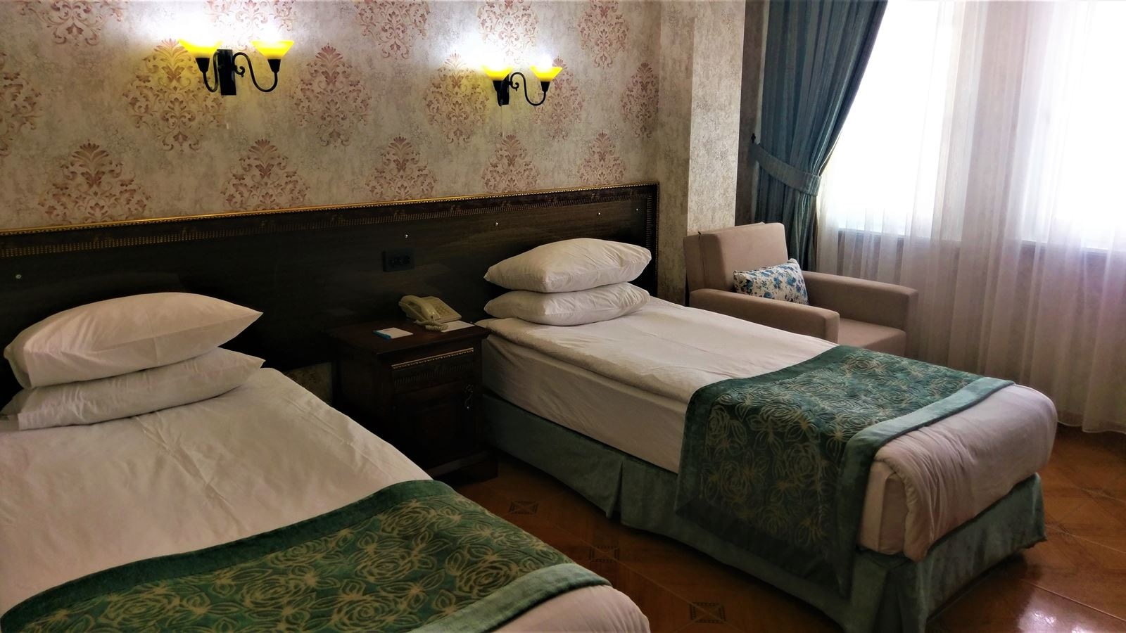 rooms-double-or-twin-deluxe