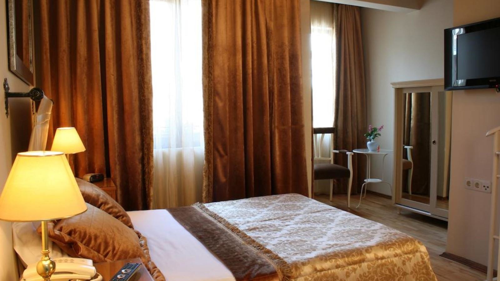 rooms-family-room-standard