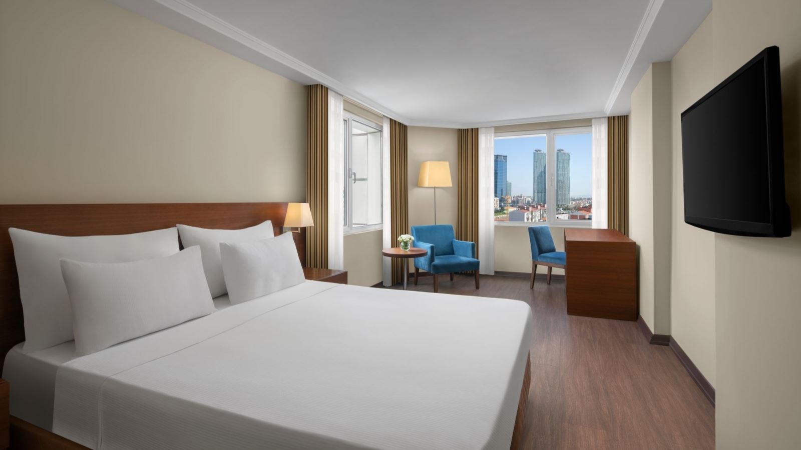 rooms-deluxe-king-room