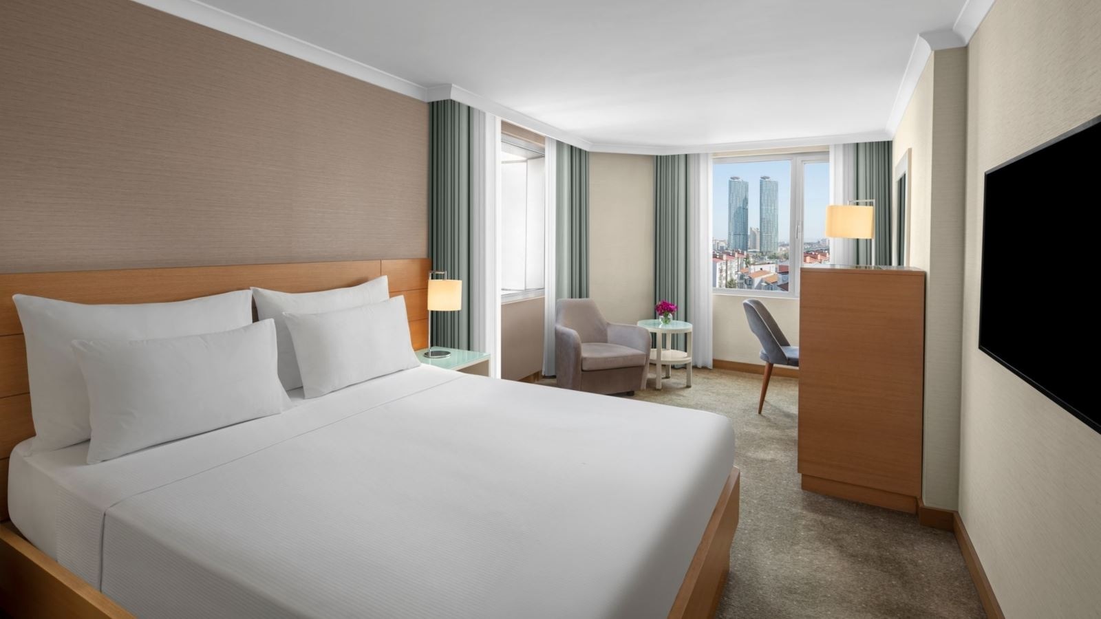 rooms-deluxe-king-room