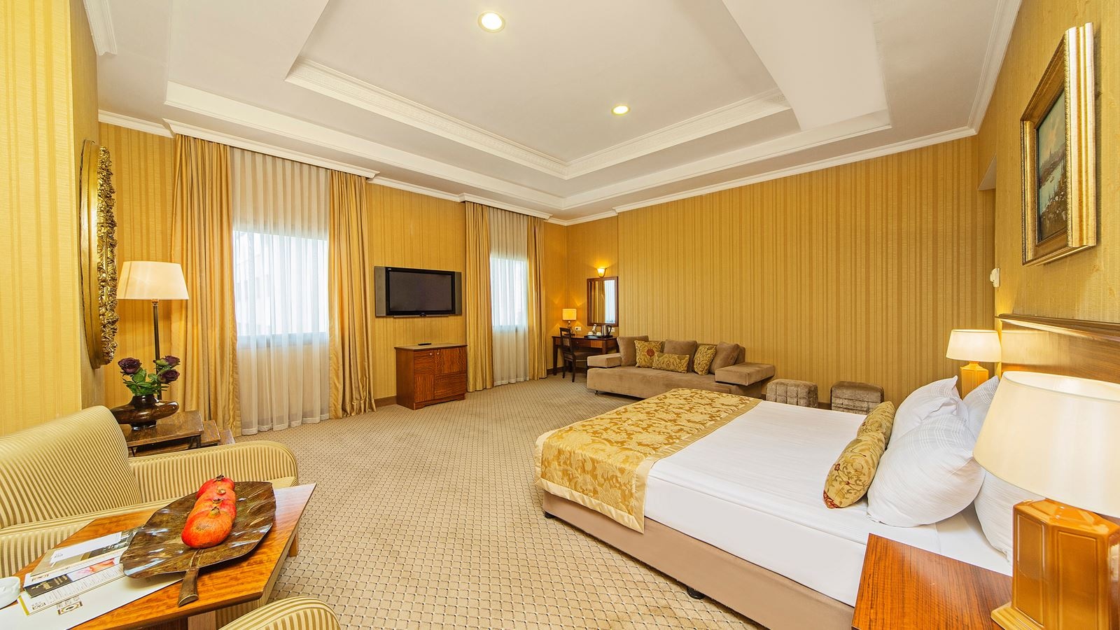 rooms-room-luxury-city-view