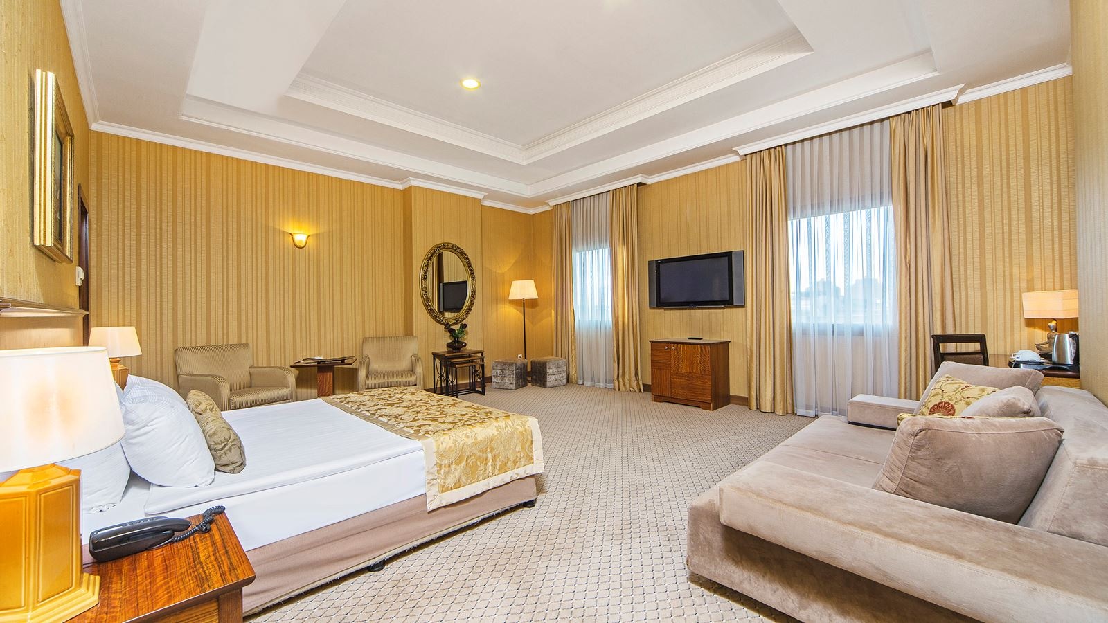 rooms-room-luxury-city-view