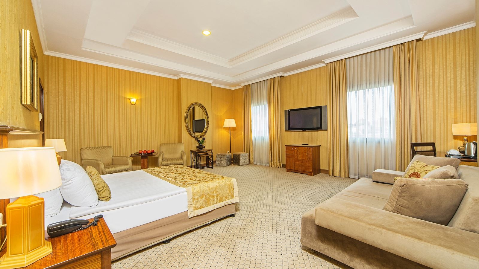 rooms-room-luxury-city-view