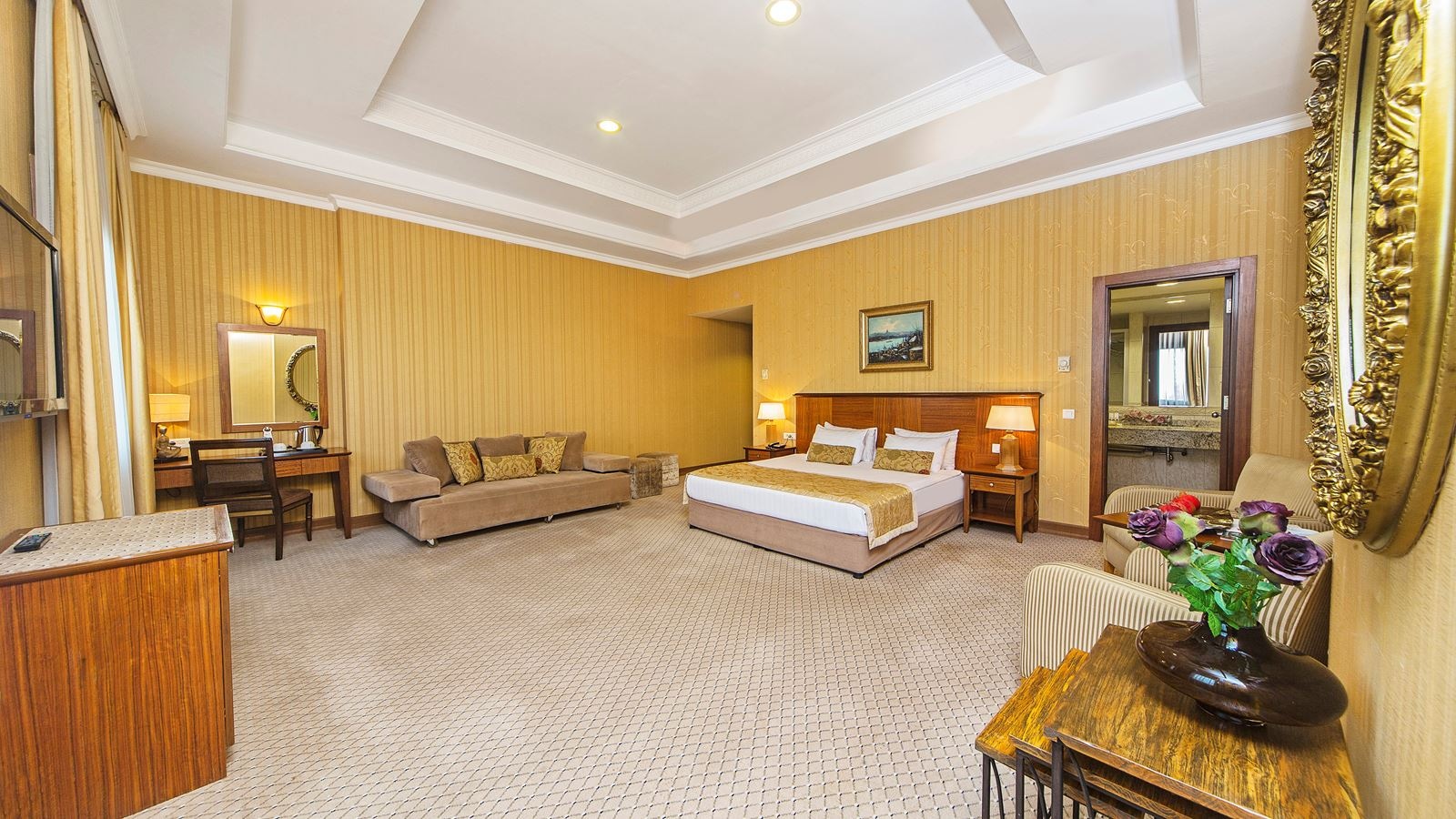 rooms-room-luxury-city-view