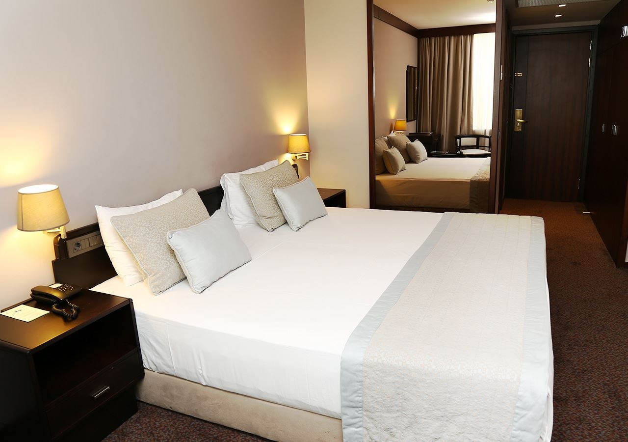 rooms-family-room-standard