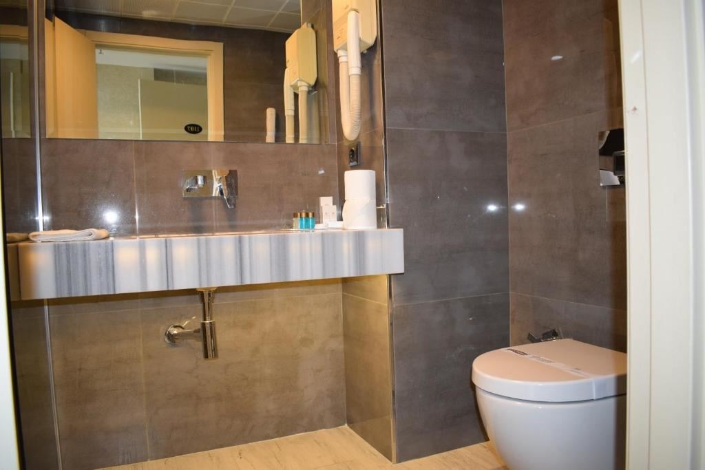 rooms-double-or-twin-standard