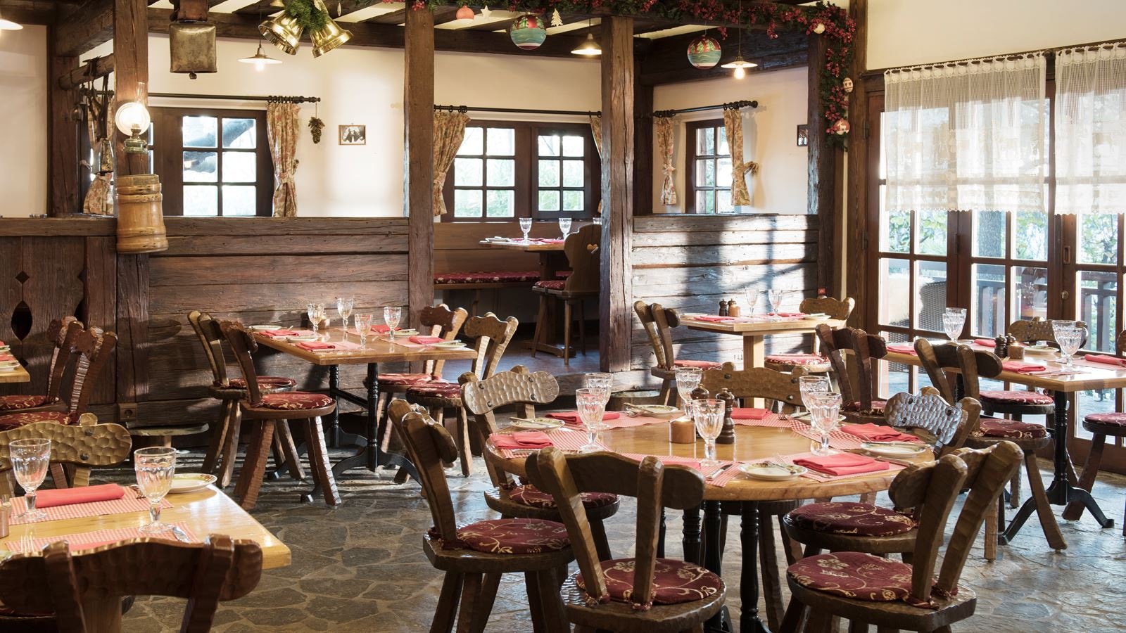 restaurants-restaurants