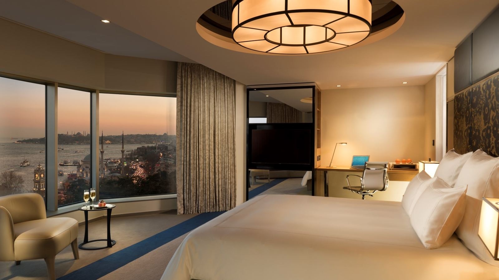 rooms-suite-two-bedrooms-with-terrace