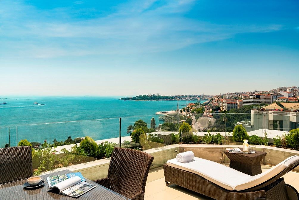 rooms-suite-city-view