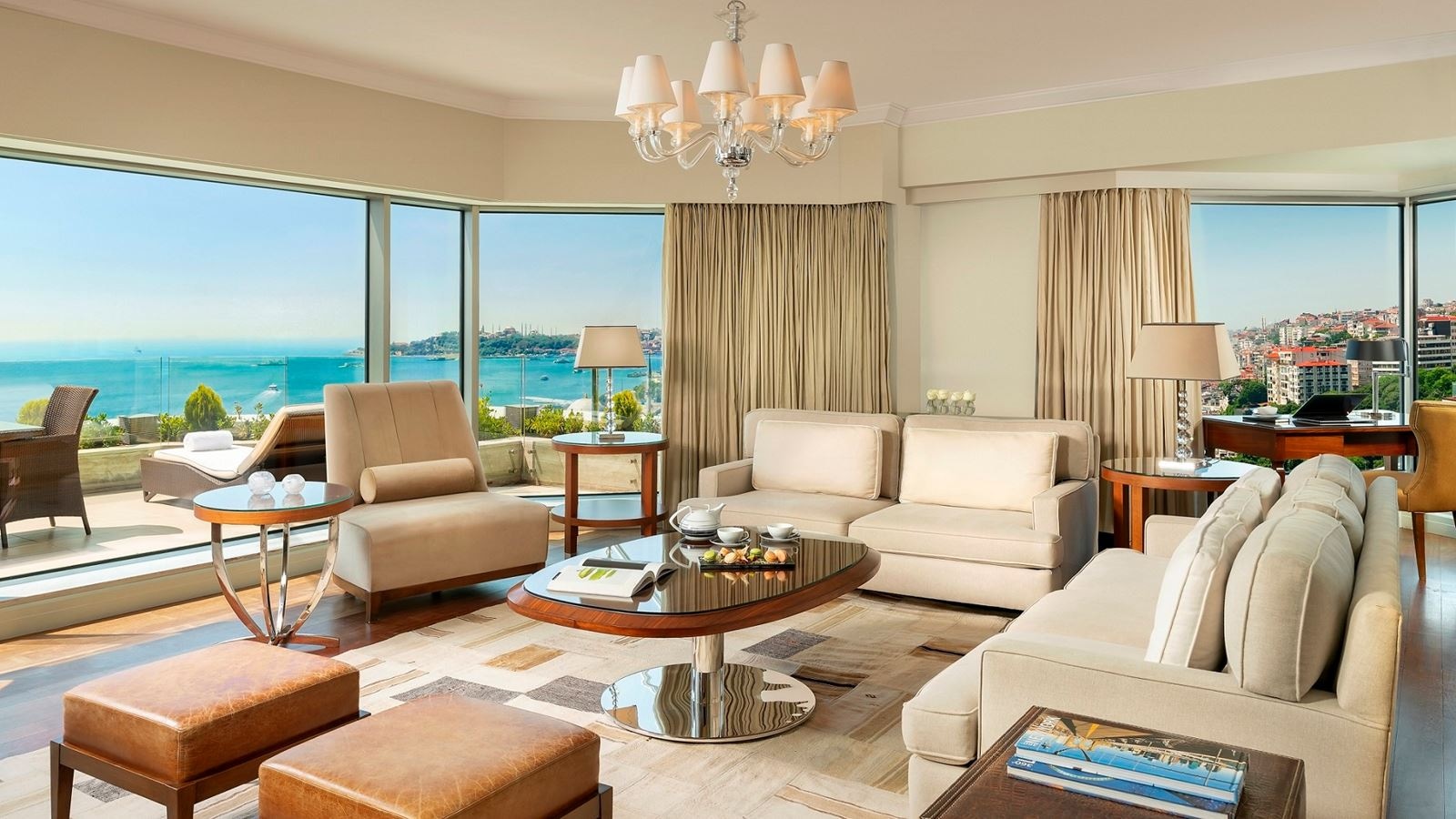 rooms-suite-city-view