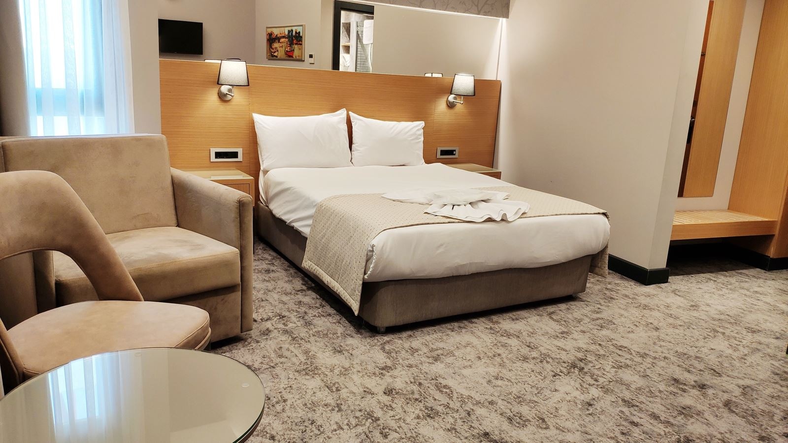 rooms-double-superior-with-balcony