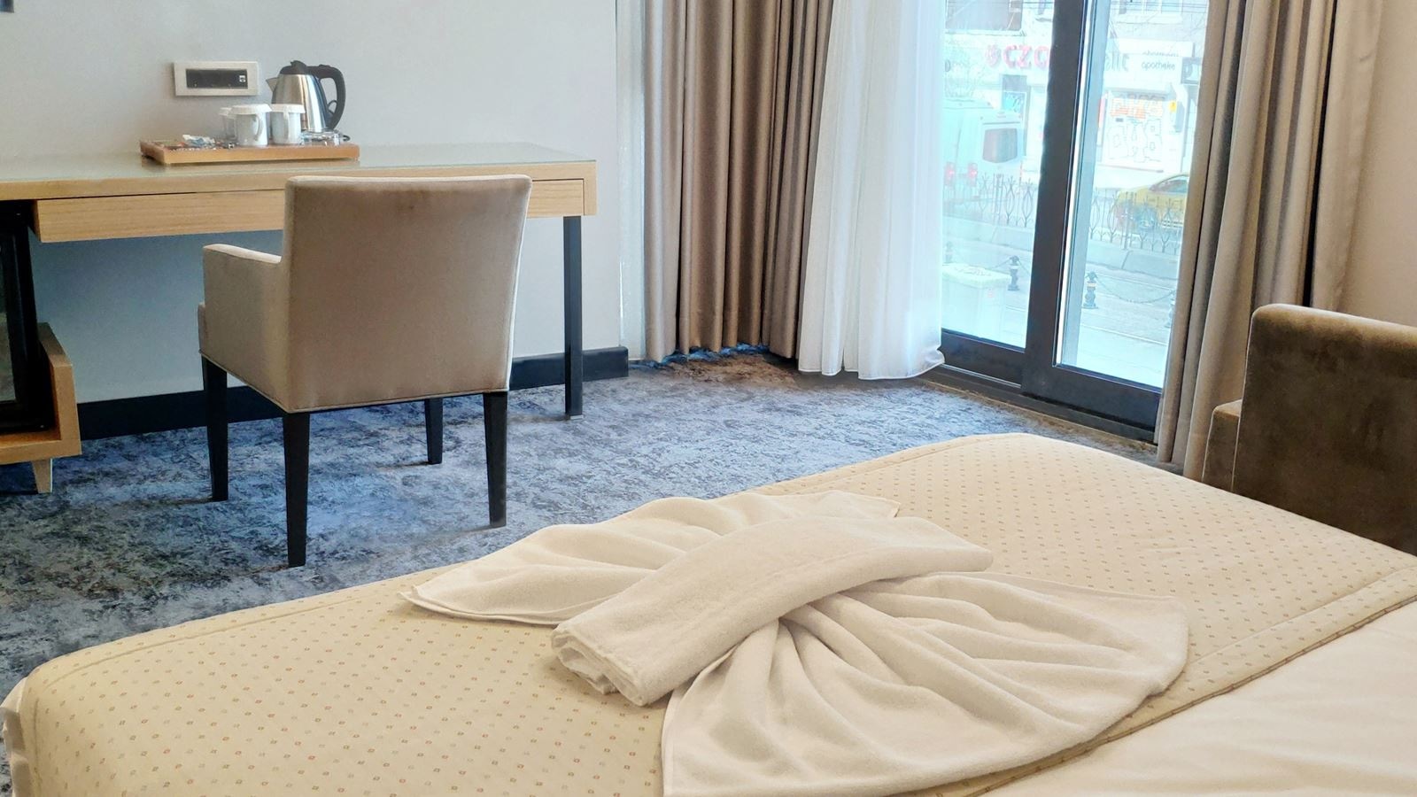 rooms-double-superior-with-balcony