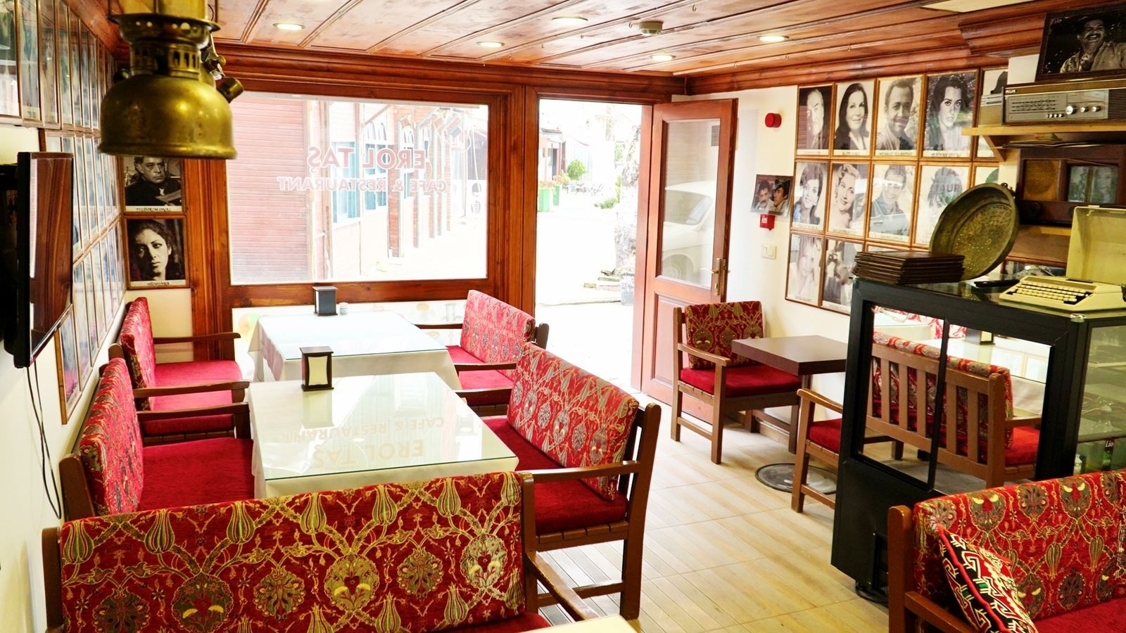 restaurants-restaurants