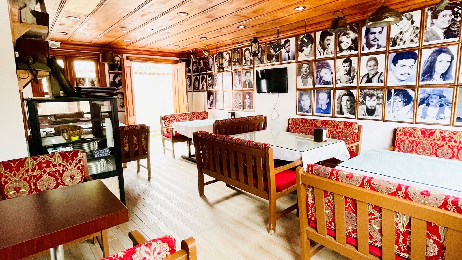 restaurants-restaurants