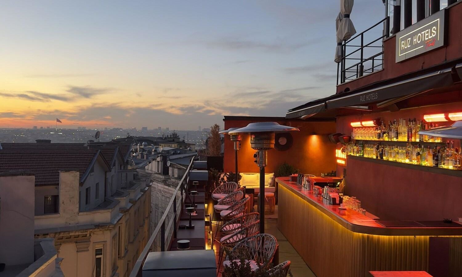 restaurants-restaurants