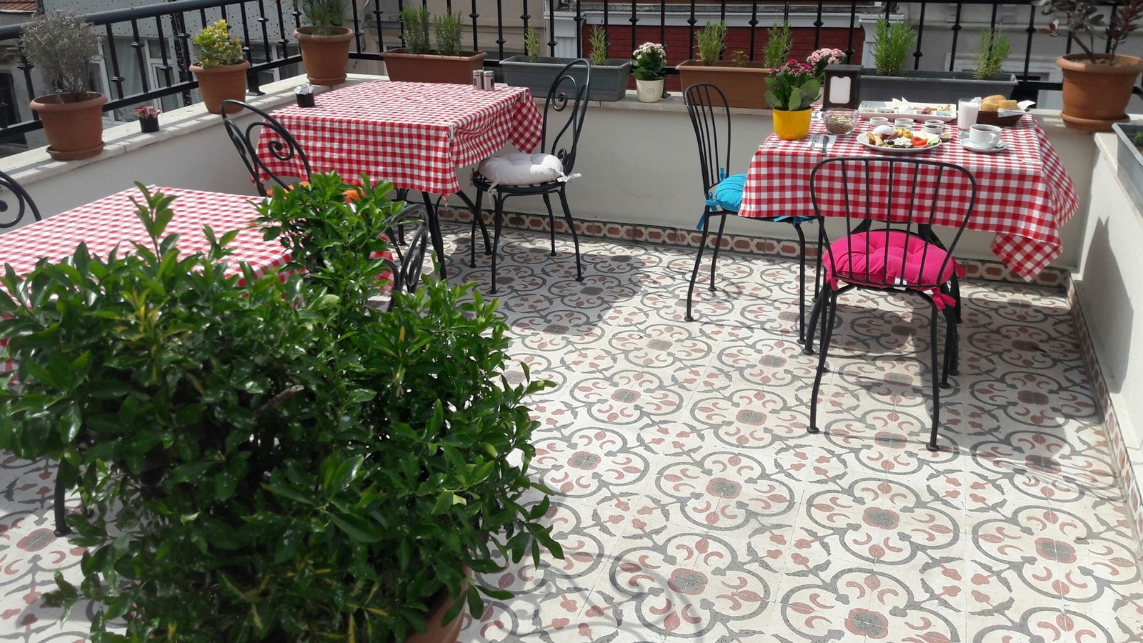 restaurants-restaurants