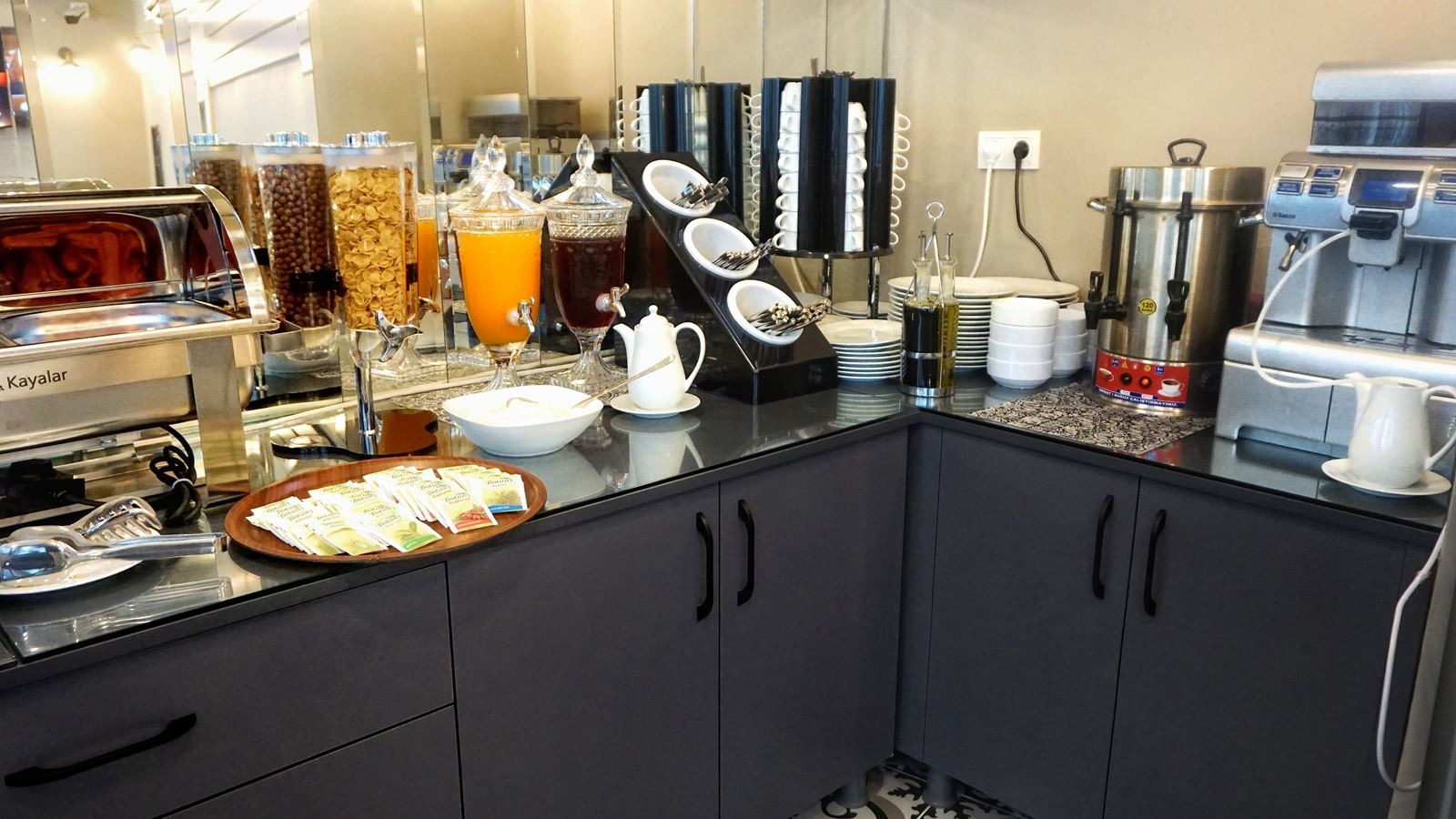 restaurants-restaurants