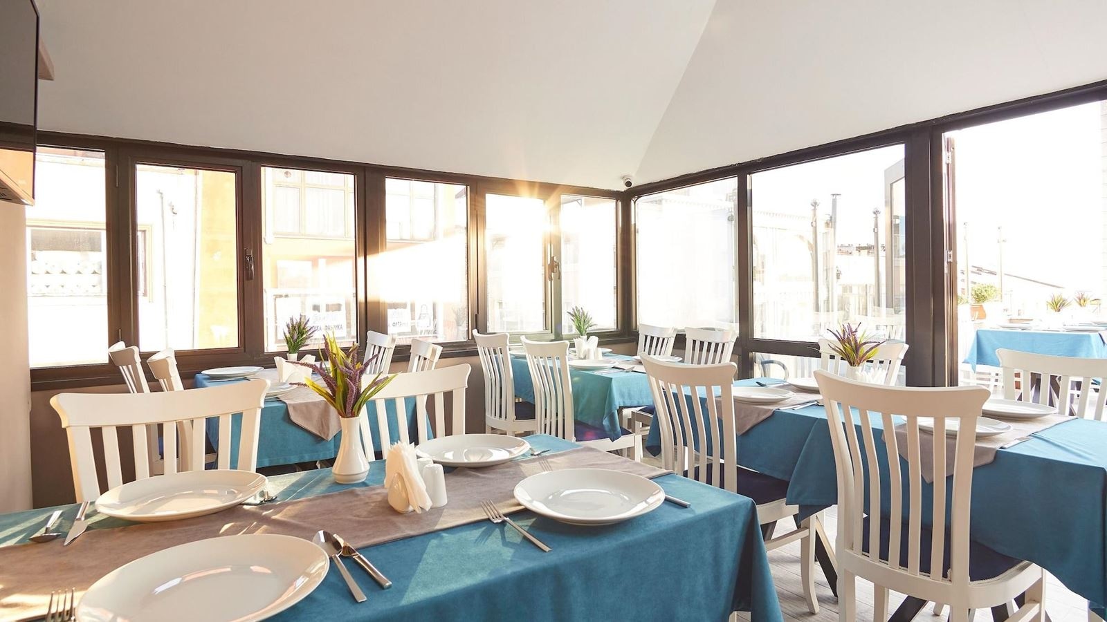 restaurants-restaurants