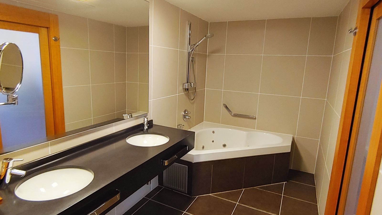 rooms-room-deluxe-executive