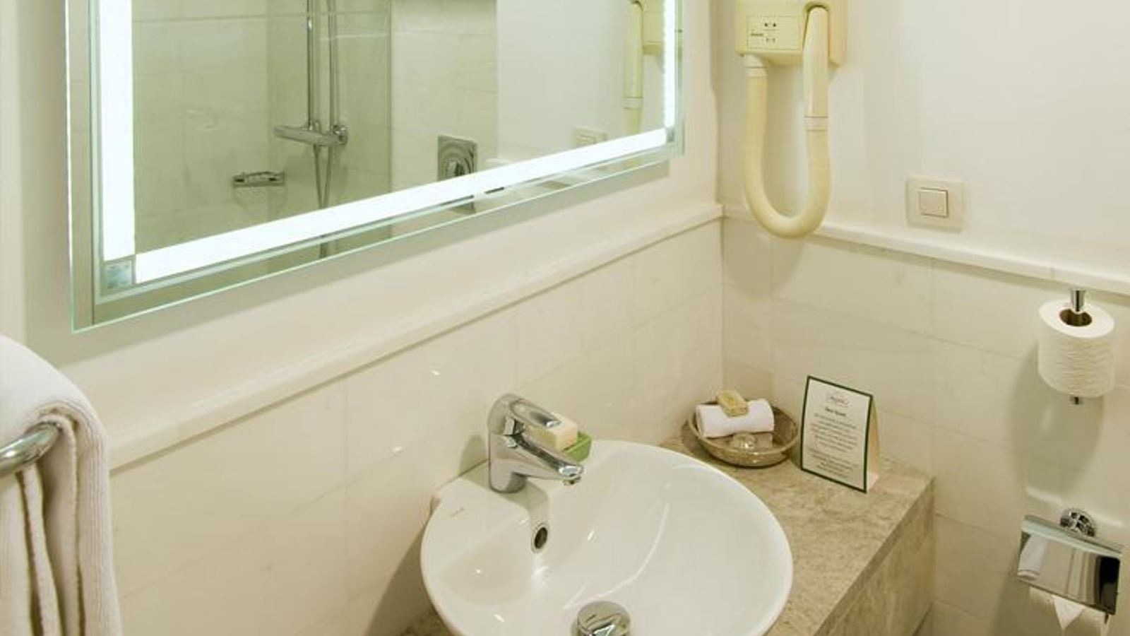 rooms-single-standard