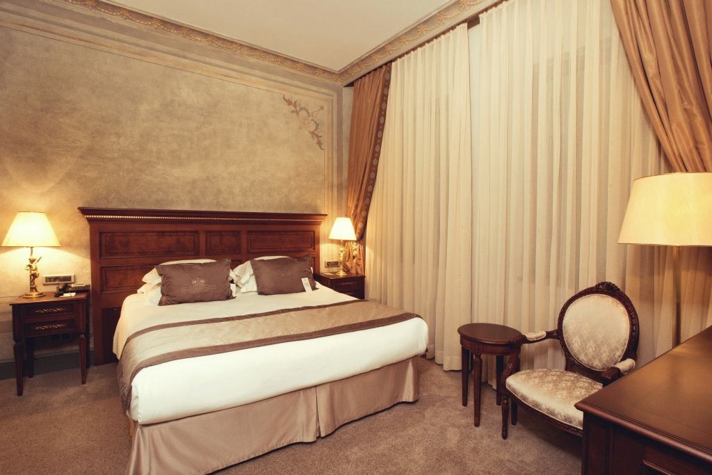 rooms-family-room-standard