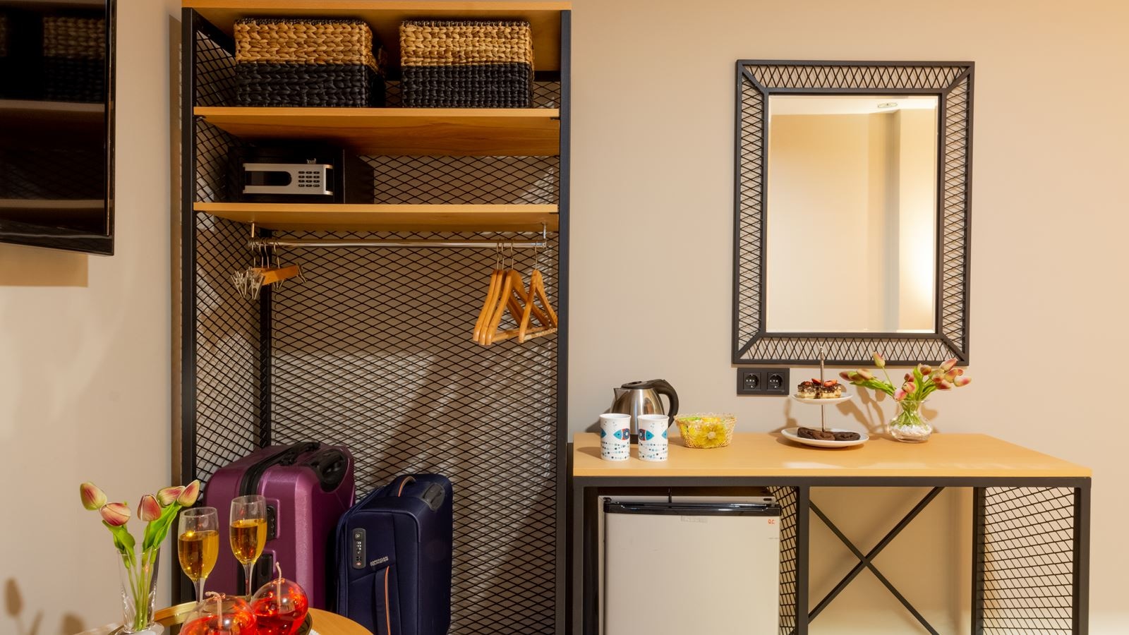 rooms-family-room-economy