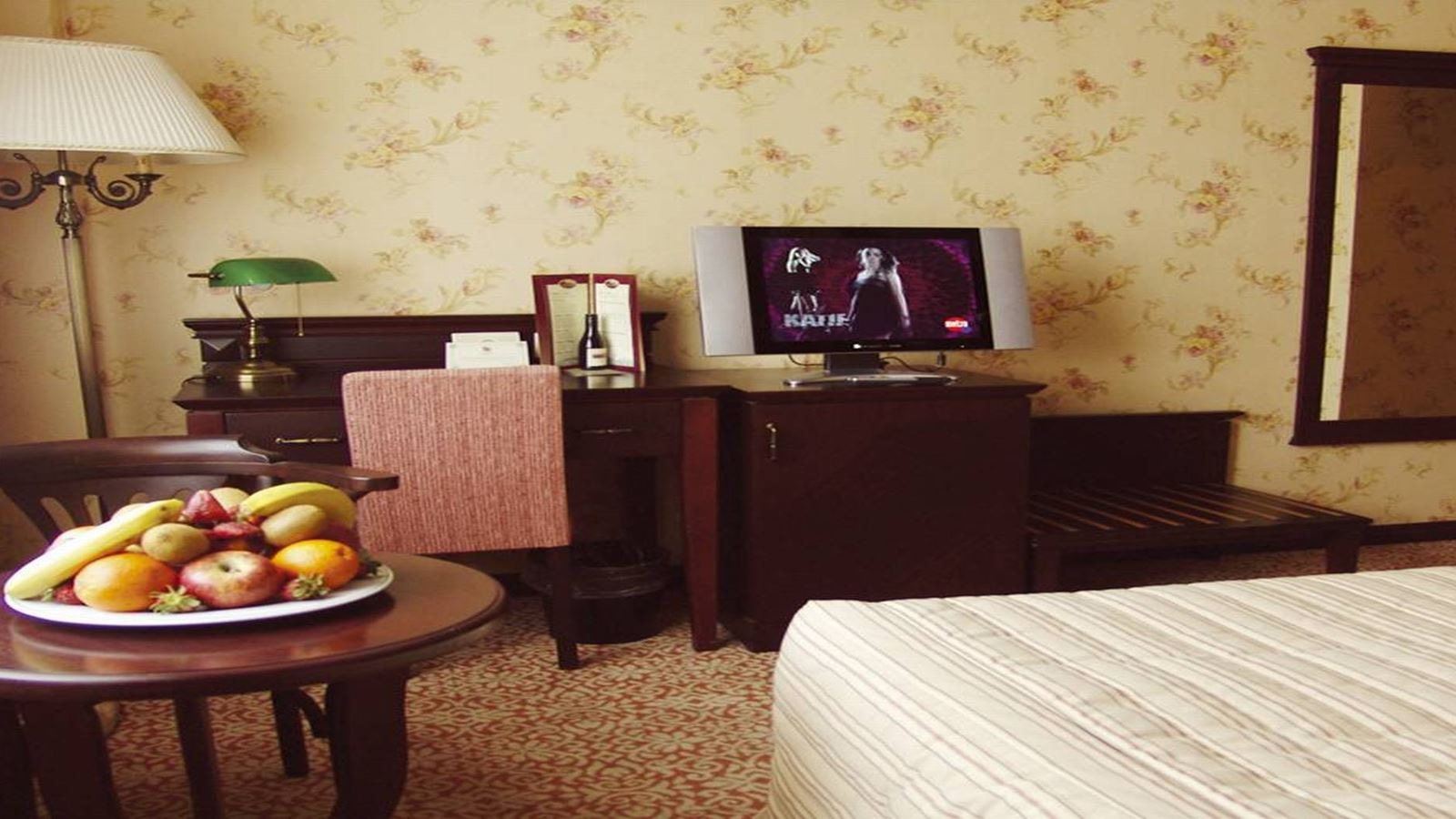 rooms-family-room-standard