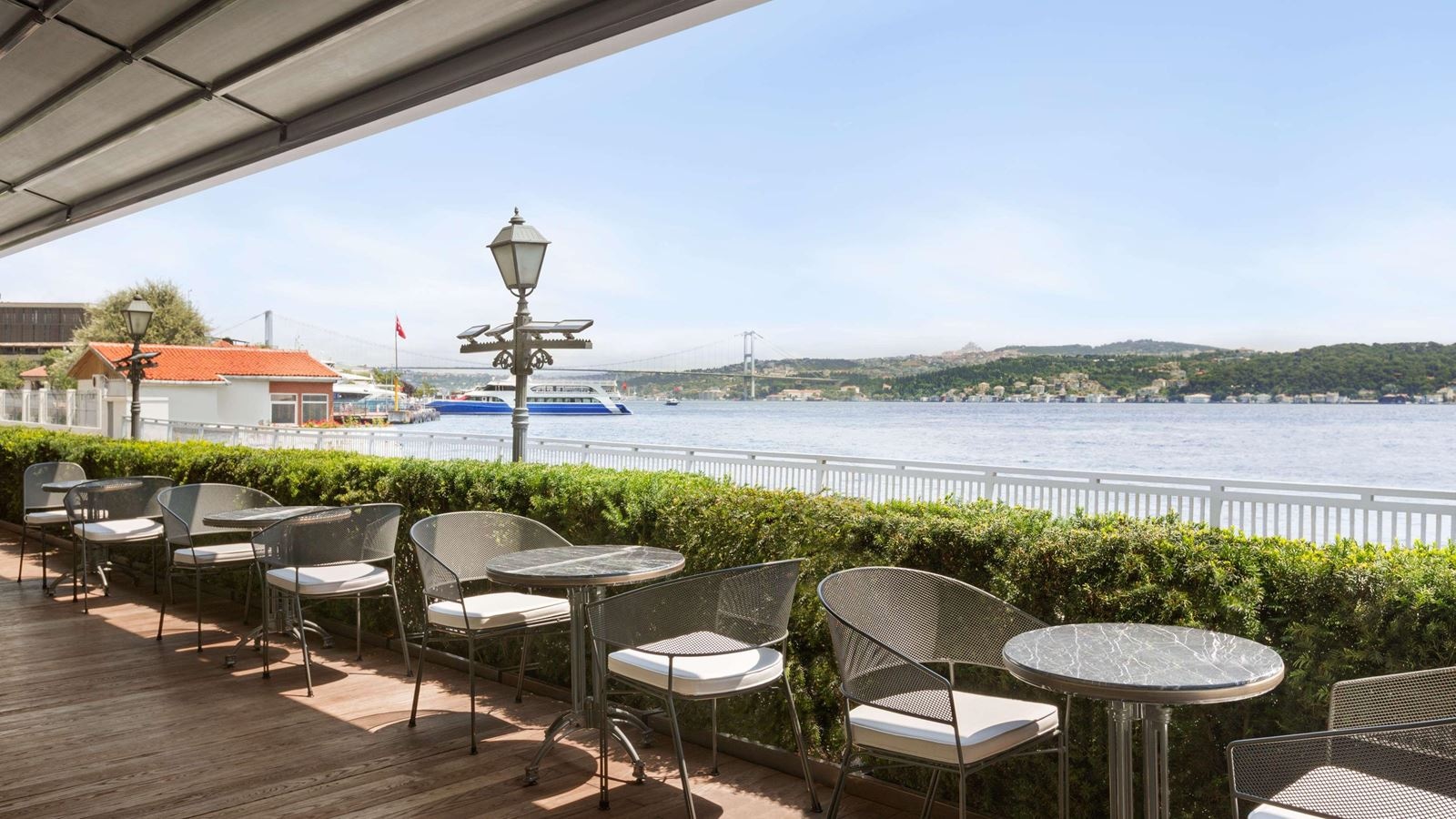 restaurants-restaurant