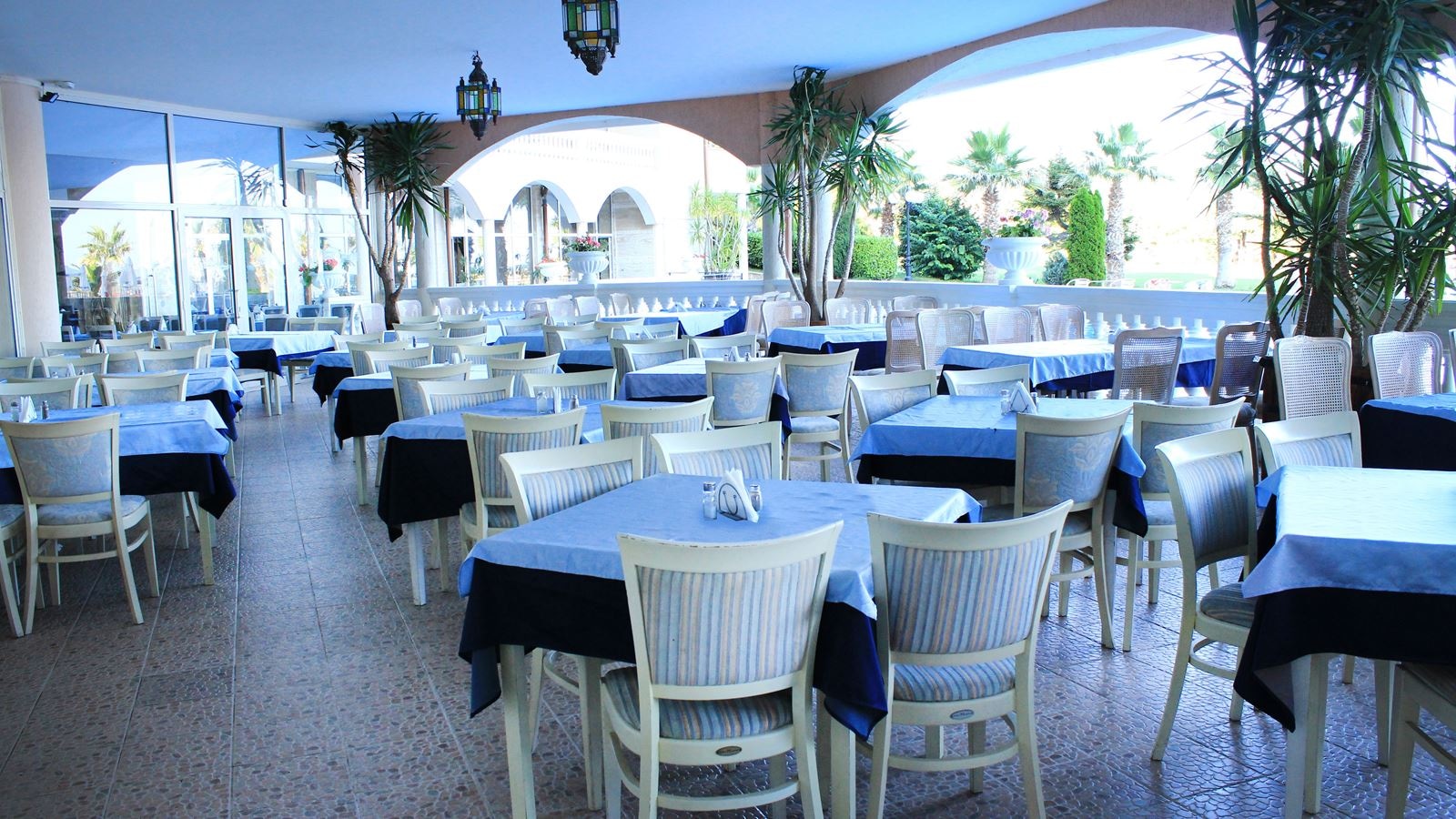 restaurants-main-restaurant-royal-park