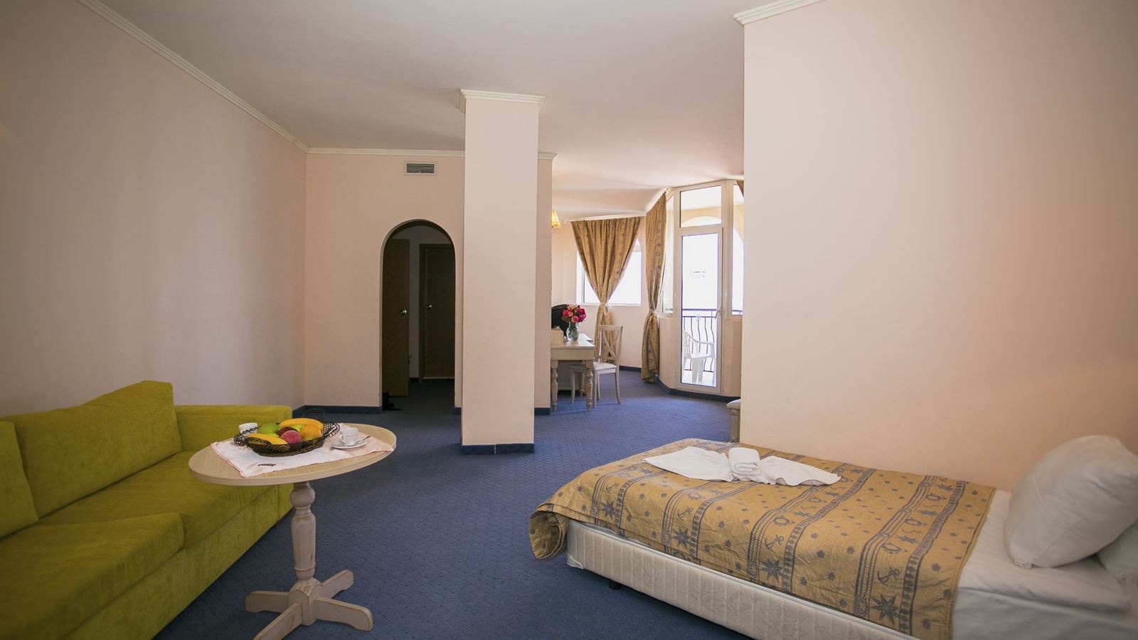 rooms-studio-park-view