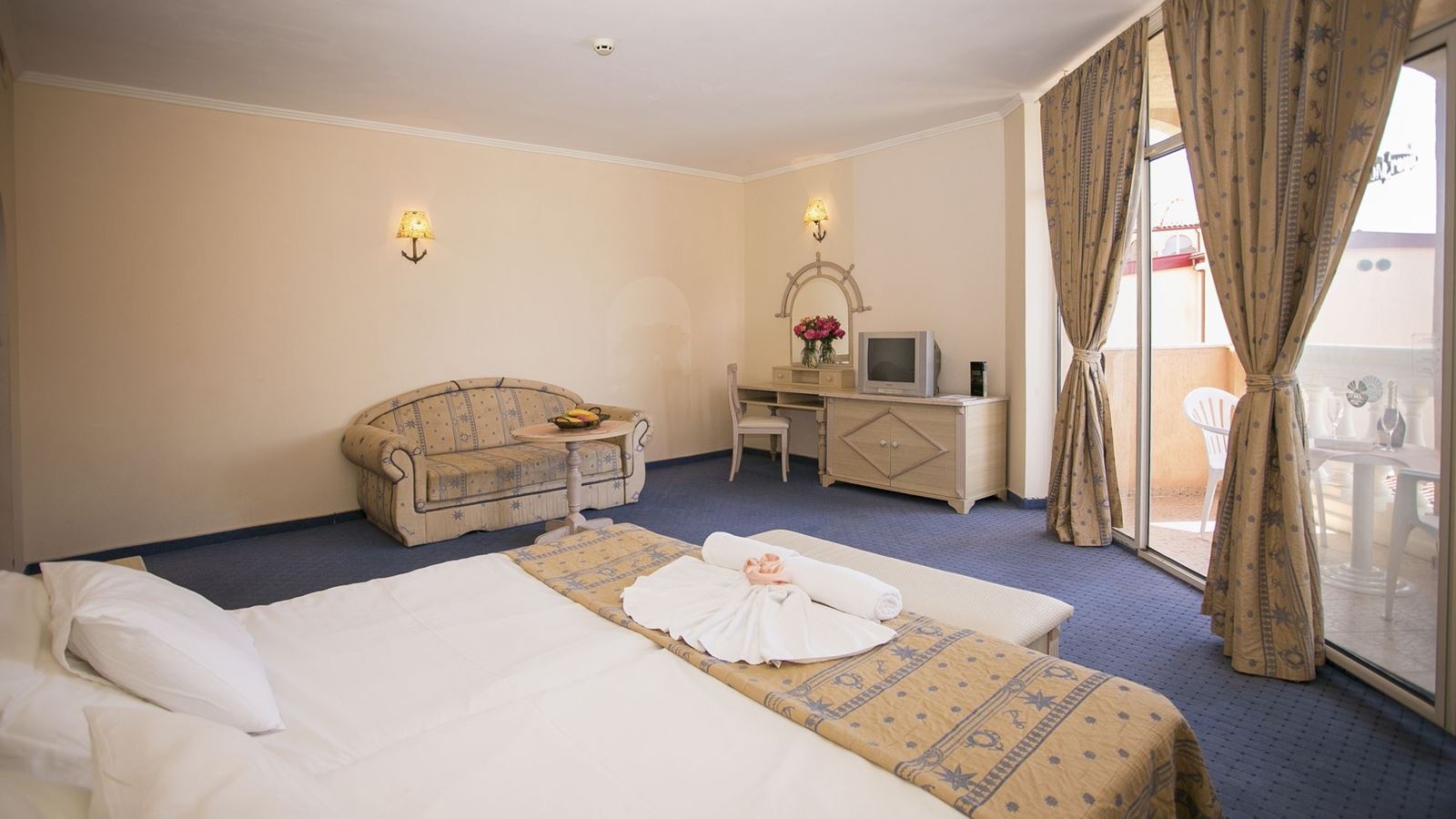 rooms-2-bedrooms-studio-sea-view