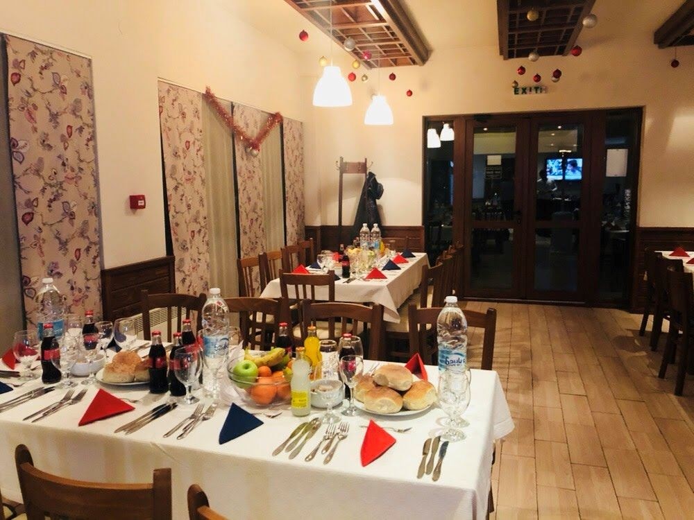 restaurants-restaurants