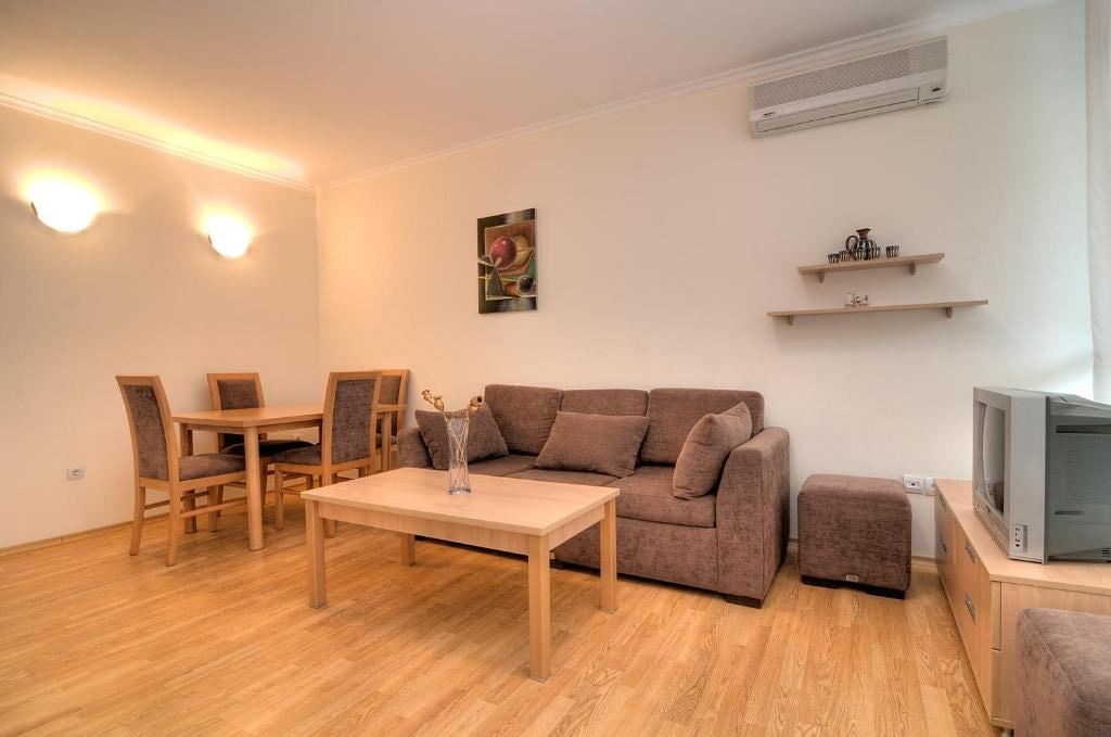 rooms-standard-apartment-balcony-or-terrace