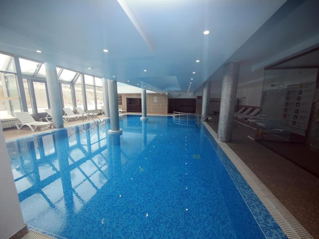 pools-indoor-pool