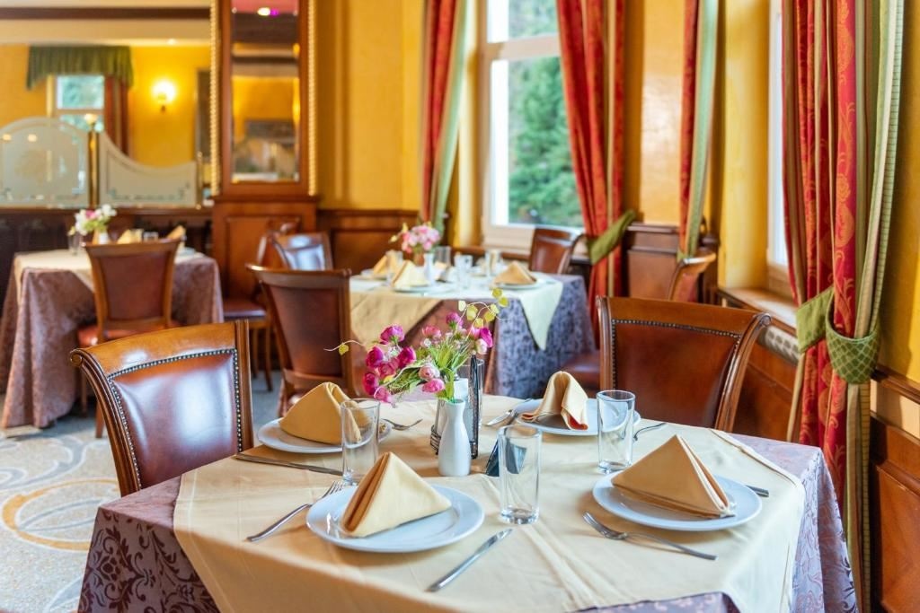 restaurants-restaurants