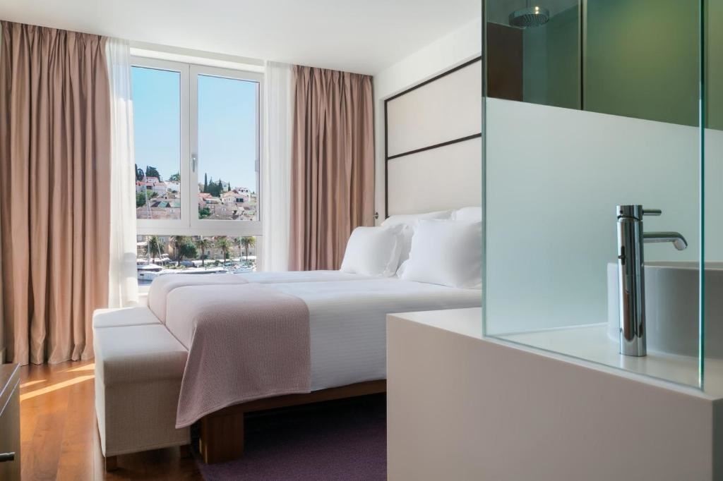 rooms-superior-room-seaview