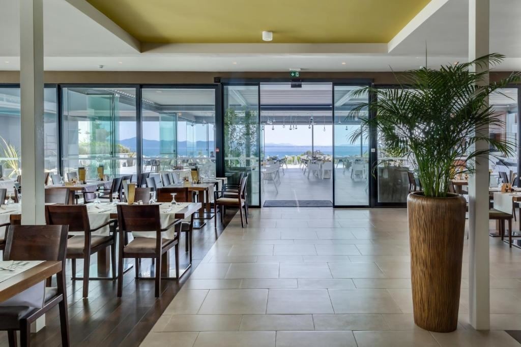 restaurants-restaurants