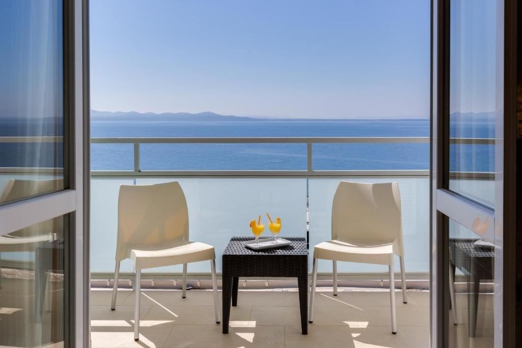 rooms-classic-familyroom