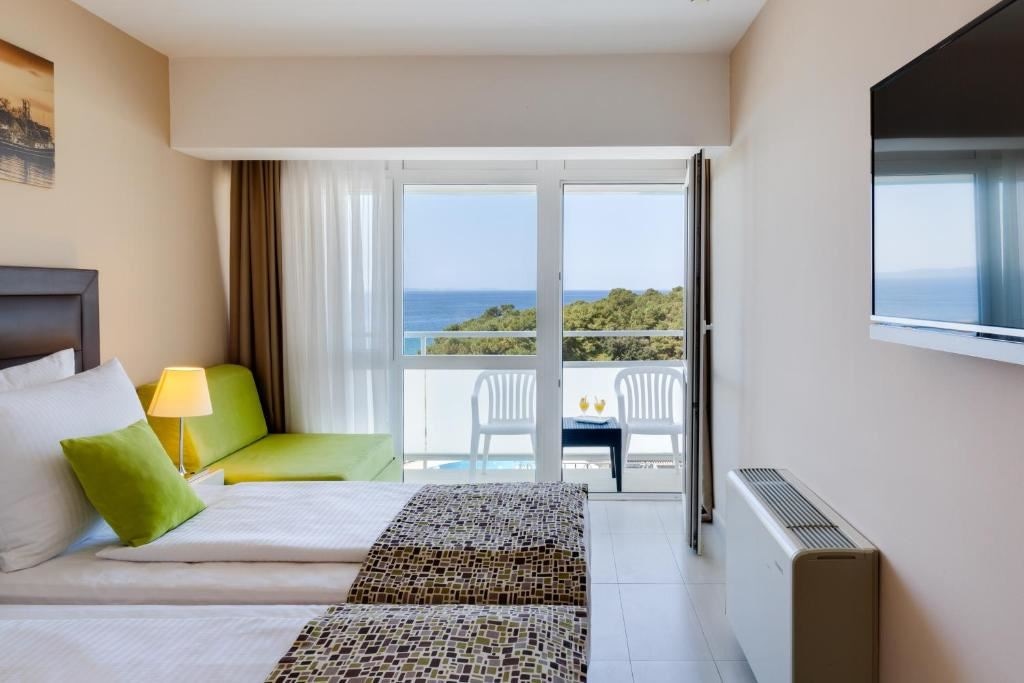 rooms-double-premium-room-seaside-balcony
