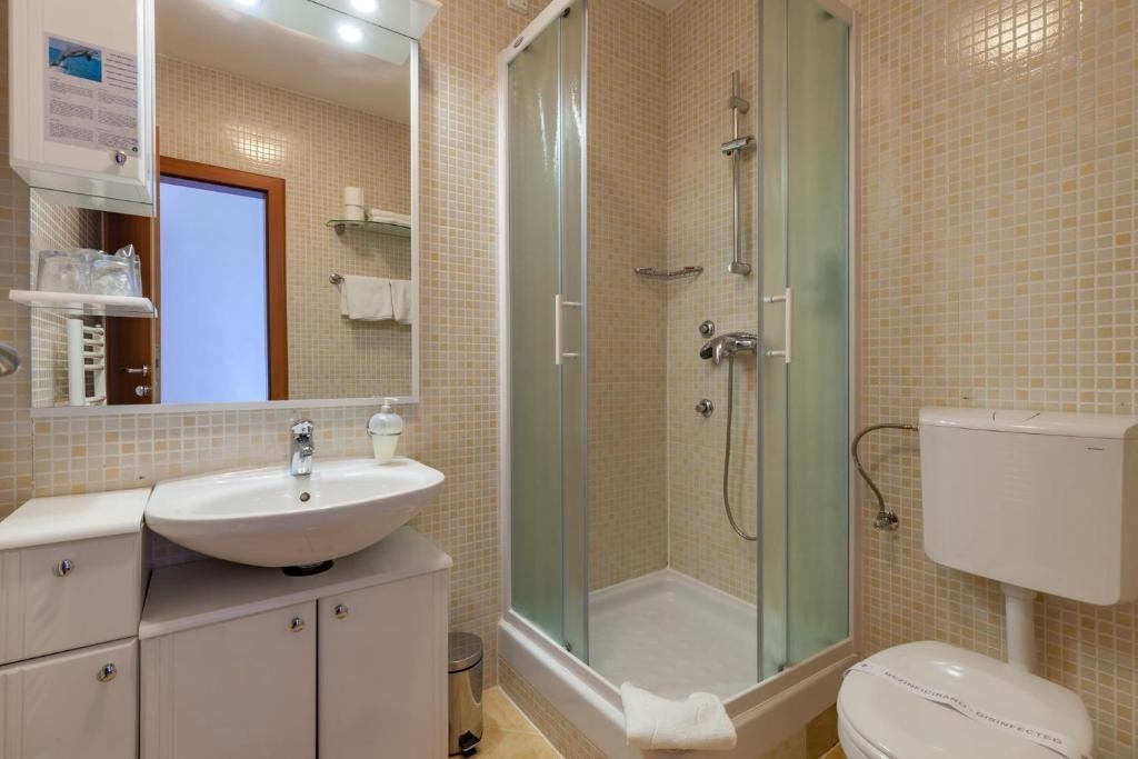 rooms-room-seaview-balcony