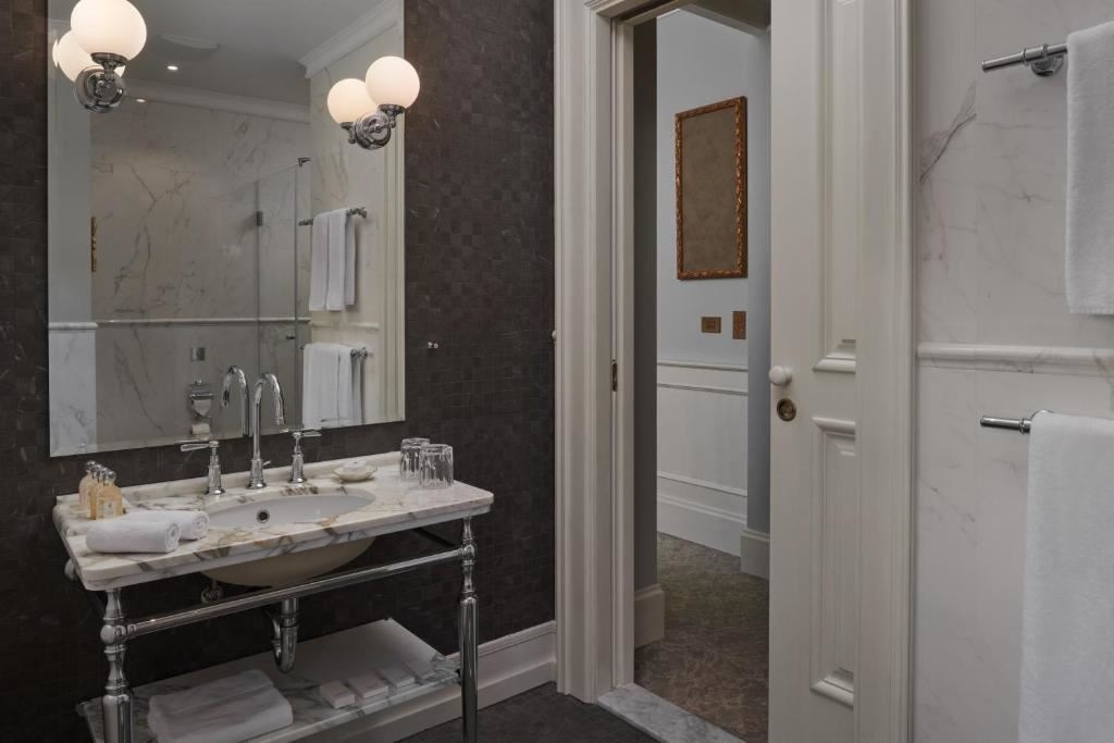 rooms-room-park-view