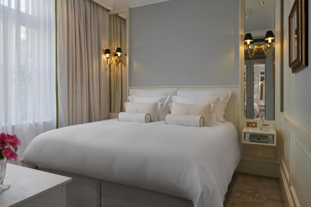 rooms-room-park-view