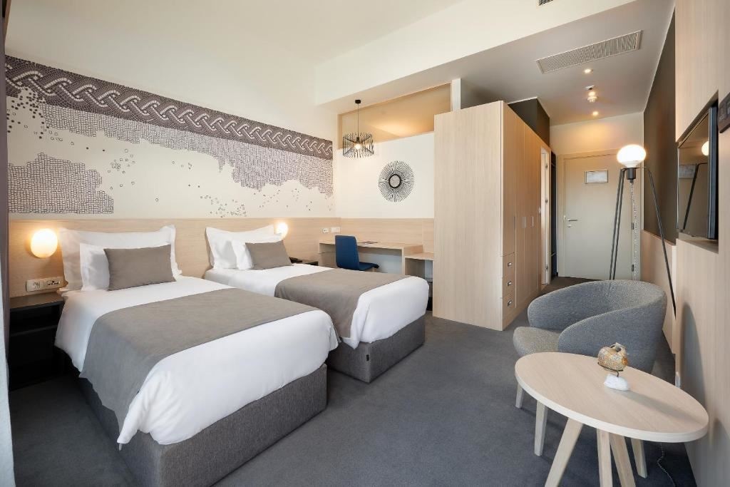 rooms-superior-room-balcony