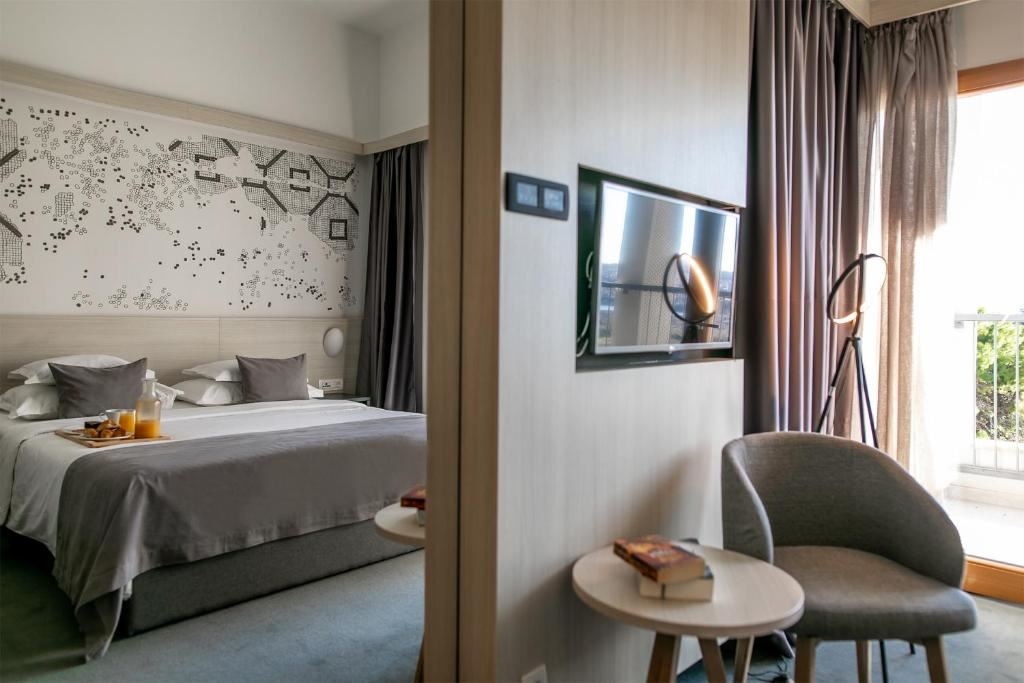 rooms-superior-room-balcony