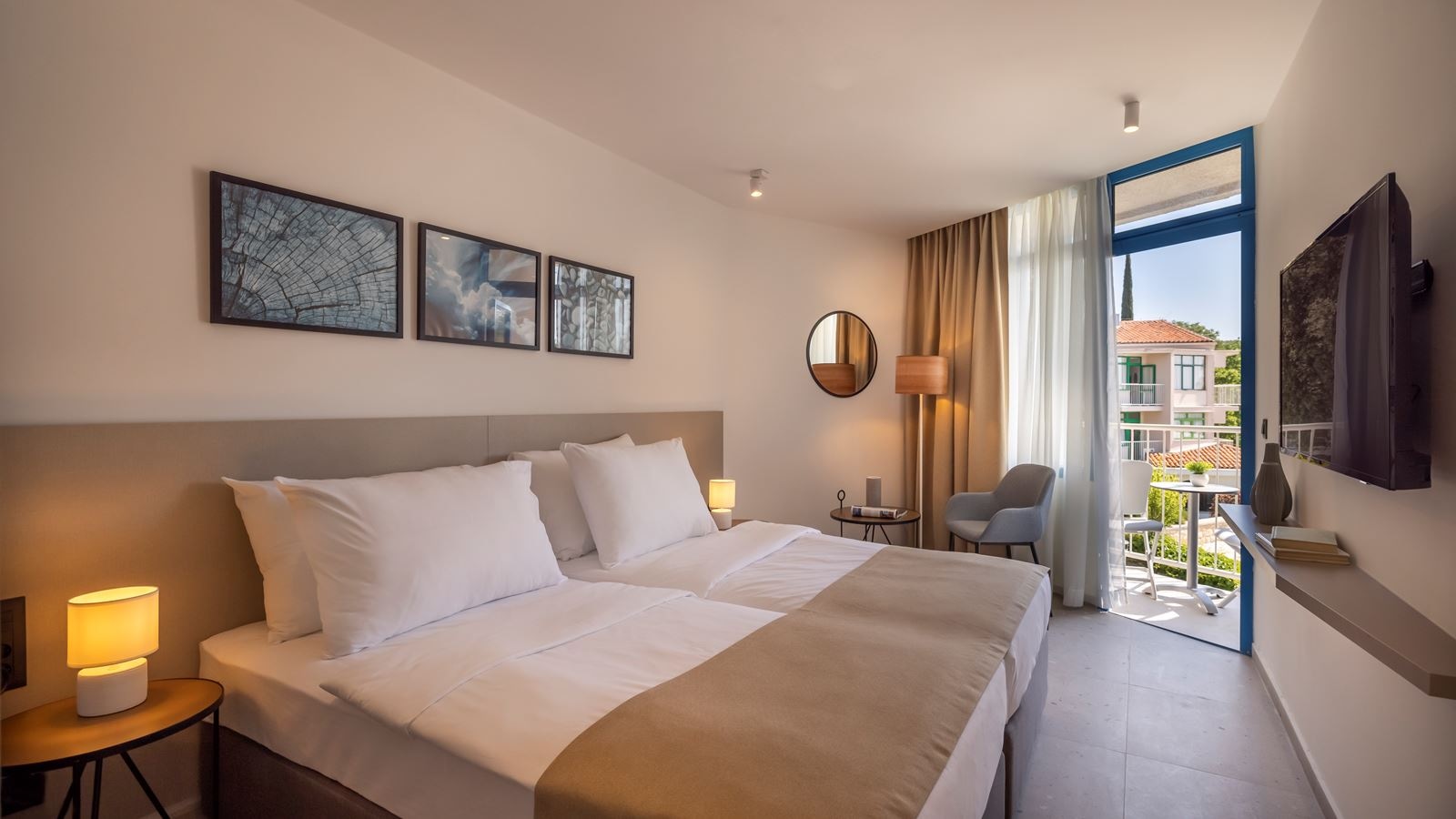 rooms-family-room-standard